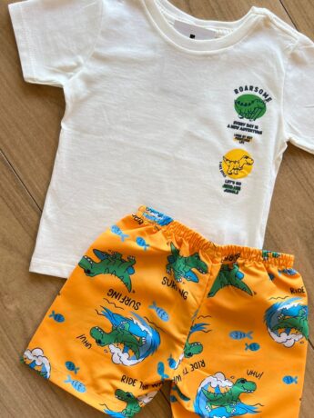 fernandaramoskids com br Conjunto Infantil Masculino Camiseta Roarsome e Bermuda Estampada1
