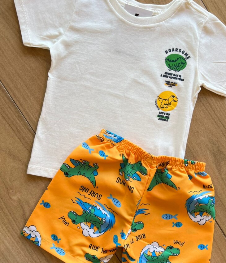 fernandaramoskids com br Conjunto Infantil Masculino Camiseta Roarsome e Bermuda Estampada1