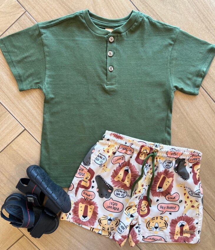 Conjunto Infantil Masculino Camiseta Verde Musgo e Bermuda Safari Fernanda Ramos Kids