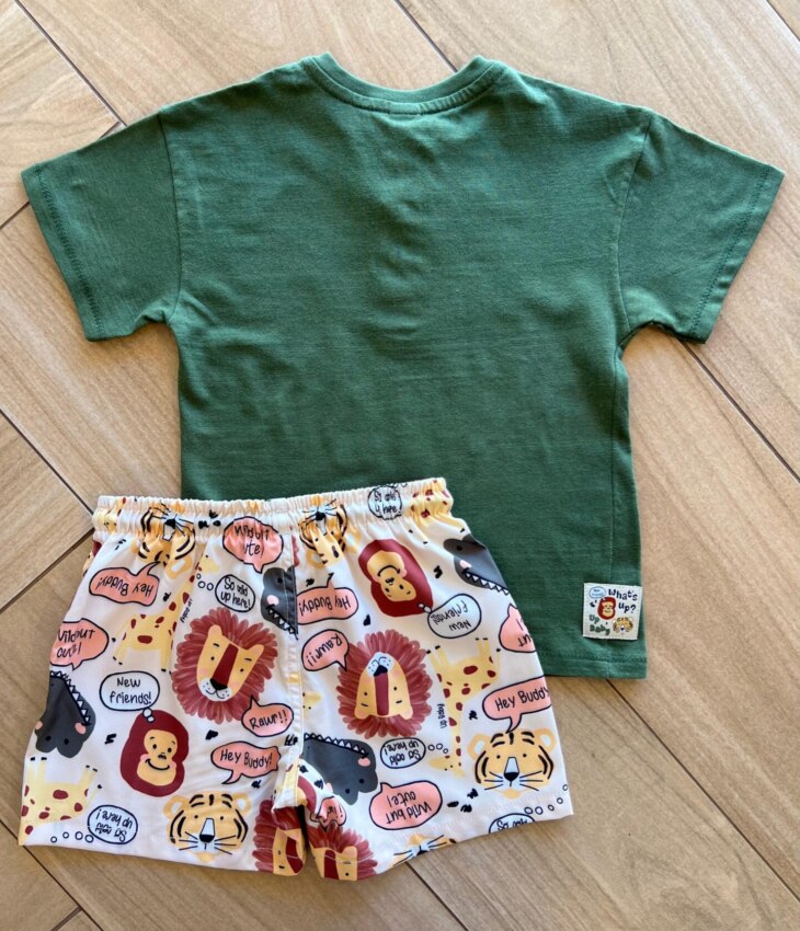 fernandaramoskids com br Conjunto Infantil Masculino Camiseta Verde Musgo e Bermuda Safari 3