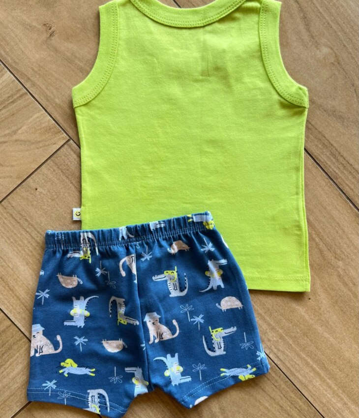 fernandaramoskids com br Conjunto Infantil Masculino Regata Amigos da Piscina e Bermuda Azul3