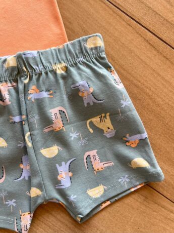 fernandaramoskids com br Conjunto Infantil Masculino Regata e Laranja Bermuda Estampada 1