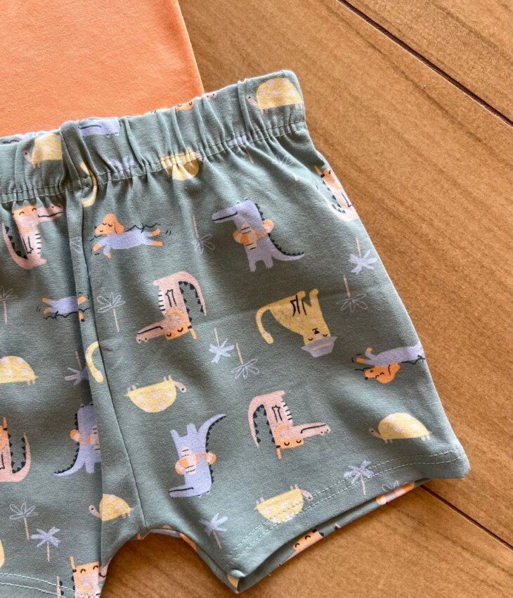 fernandaramoskids com br Conjunto Infantil Masculino Regata e Laranja Bermuda Estampada 1