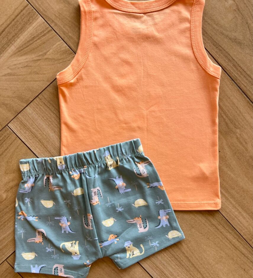 fernandaramoskids com br Conjunto Infantil Masculino Regata e Laranja Bermuda Estampada 2