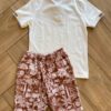 fernandaramoskids com br Conjunto Masculino Camiseta Creme e Bermuda Caramelo 2