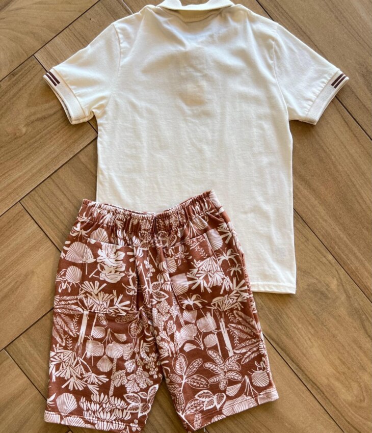 fernandaramoskids com br Conjunto Masculino Camiseta Creme e Bermuda Caramelo 2