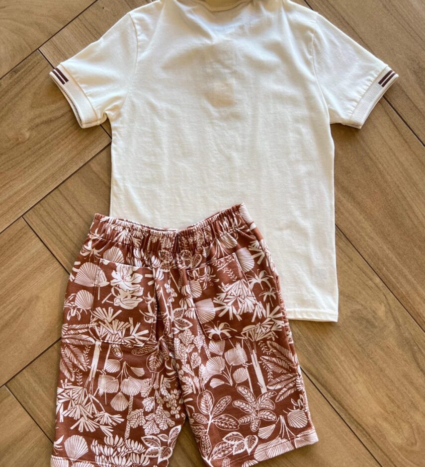 fernandaramoskids com br Conjunto Masculino Camiseta Creme e Bermuda Caramelo 2
