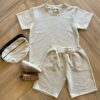 Conjunto Masculino Camiseta e Bermuda Bege com Pochete Fernanda Ramos Kids