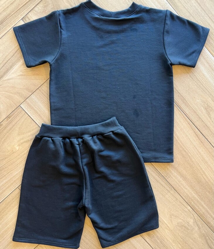 fernandaramoskids com br Conjunto Masculino Camiseta e Bermuda Preta com Pochete3