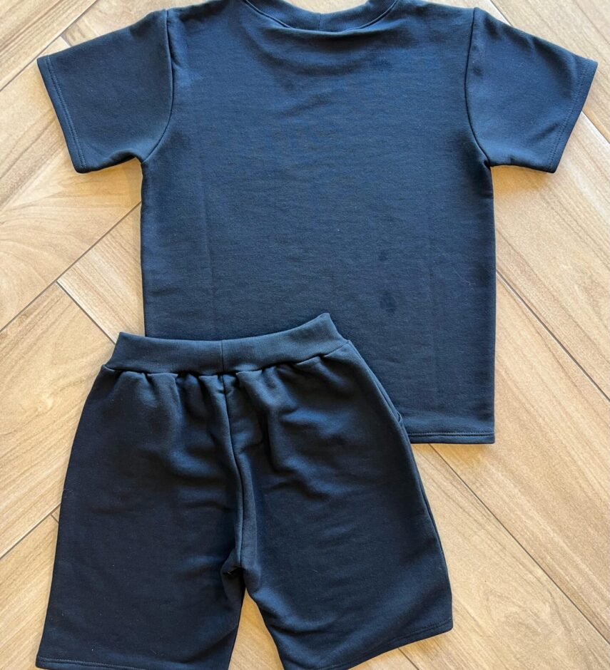 fernandaramoskids com br Conjunto Masculino Camiseta e Bermuda Preta com Pochete3