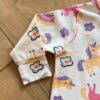 fernandaramoskids com br Macacão Infantil Feminino Manga Longa Flores e Bichinhos1