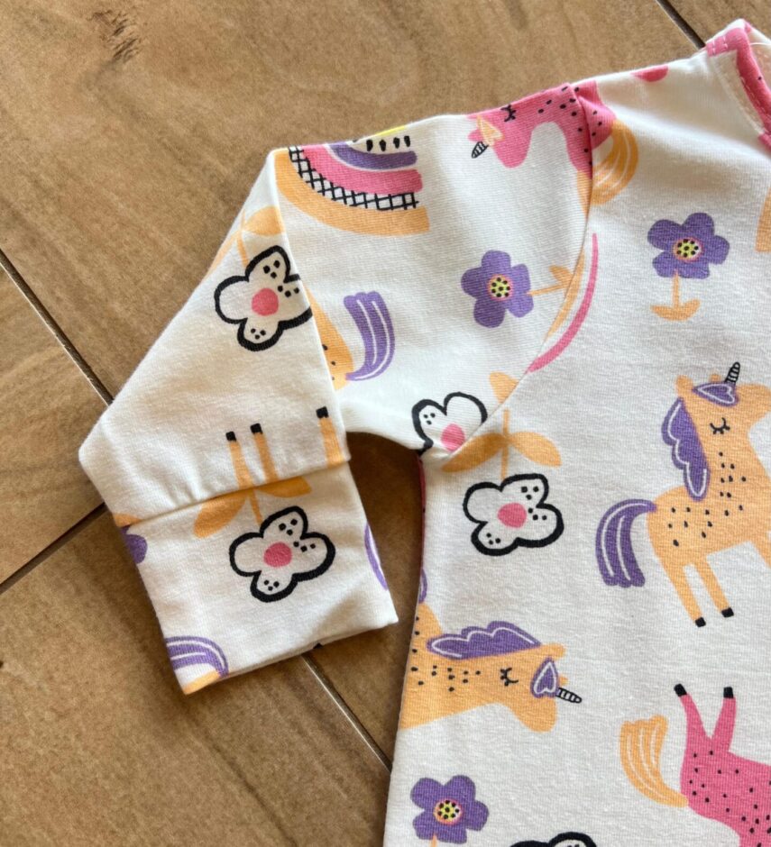 fernandaramoskids com br Macacão Infantil Feminino Manga Longa Flores e Bichinhos1