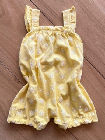 fernandaramoskids com br Macaquinho Infantil Feminino Detalhe na Alça e Flores Amarelos 2