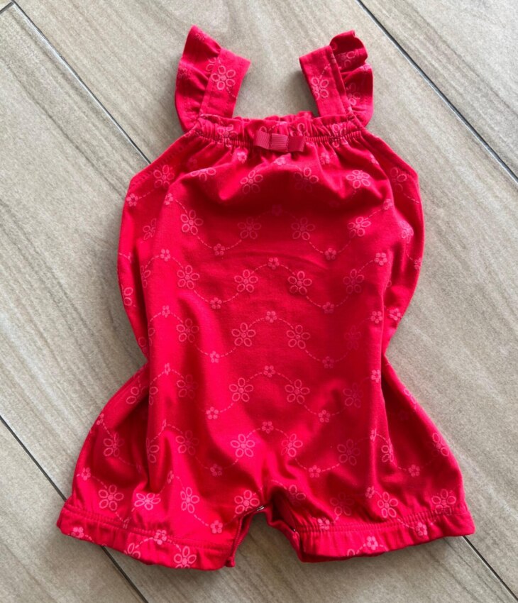 Macaquinho Infantil Feminino Detalhe na Alça e Flores Vermelho Fernanda Ramos Kids