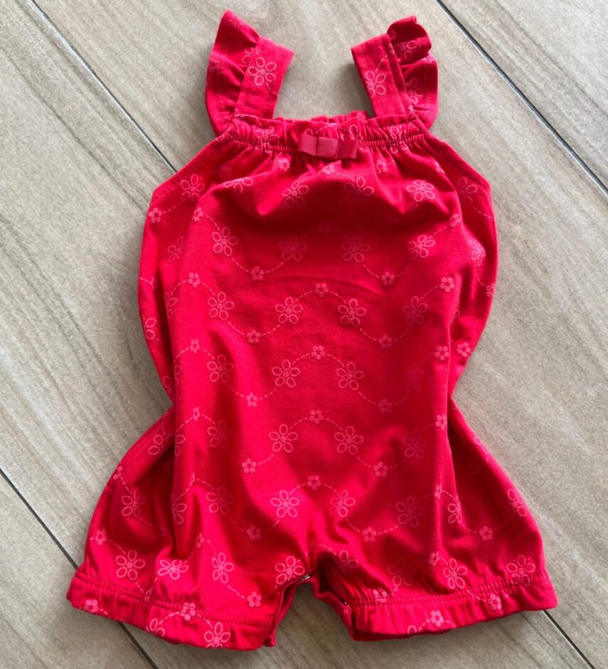Macaquinho Infantil Feminino Detalhe na Alça e Flores Vermelho Fernanda Ramos Kids