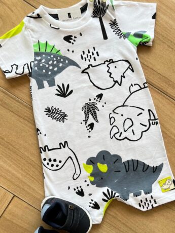 fernandaramoskids com br Macaquinho Infantil Masculino Manga Curta Mundo Dino 1