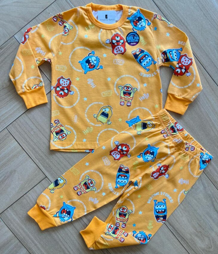 Pijama Infantil Masculino Blusa e Calça Estampa Monstrinhos Fernanda Ramos Kids