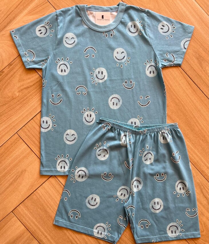 Pijama Infantil Masculino Camiseta e Bermuda Carinha Feliz Fernanda Ramos Kids
