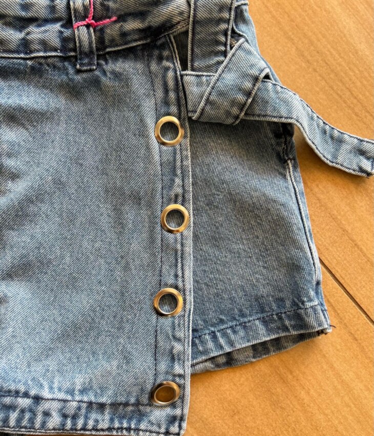 fernandaramoskids com br Short Saia Infantil Feminino Jeans com Bolsos e Detalhes2