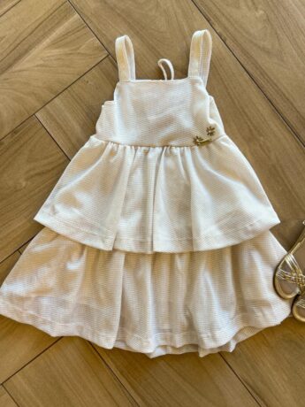 Vestido Infantil Feminino Amarração nas Costas e Detalhes Dourado Fernanda Ramos Kids