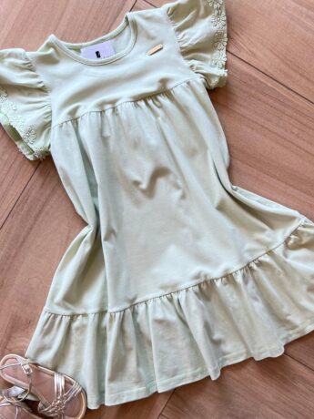 fernandaramoskids com br Vestido Infantil Feminino com Detalhe de Flor na Manga 1