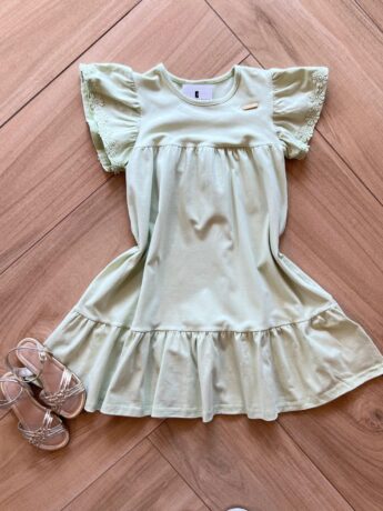 Vestido Infantil Feminino com Detalhe de Flor na Manga Verde Fernanda Ramos Kids
