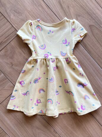 fernandaramoskids com br Vestido Infantil Feminino Curto Amarelo Caracol Arco Íris 1