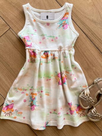 Vestido Infantil Feminino Curto Estampa Mundo das Fadas Fernanda Ramos Kids