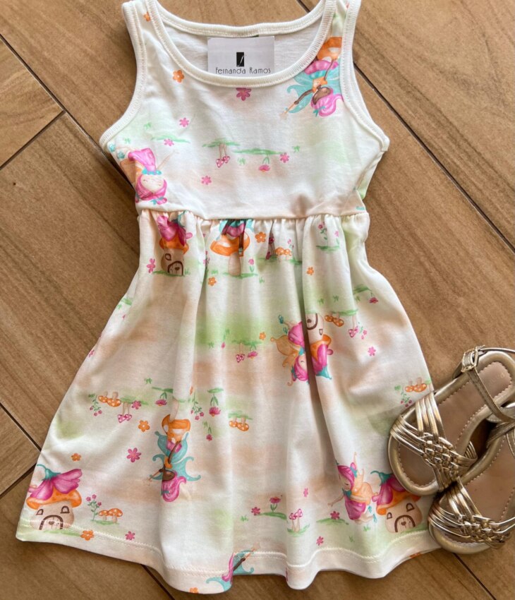 Vestido Infantil Feminino Curto Estampa Mundo das Fadas Fernanda Ramos Kids
