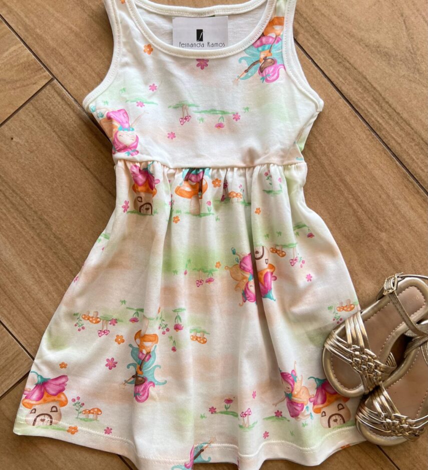 Vestido Infantil Feminino Curto Estampa Mundo das Fadas Fernanda Ramos Kids