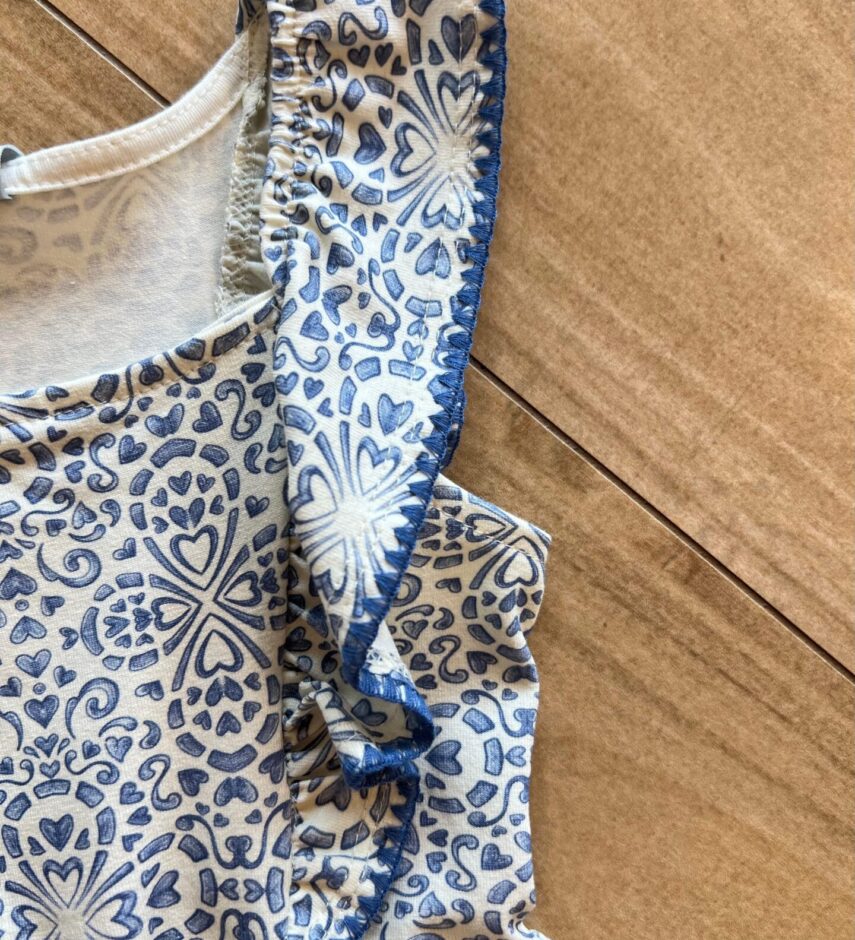 Vestido Infantil Feminino Curto Estampado e com Detalhe Bordado Fernanda Ramos Kids