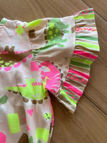 fernandaramoskids com br Vestido Infantil Feminino Curto Meia Malha Dinossauro Coloridos1