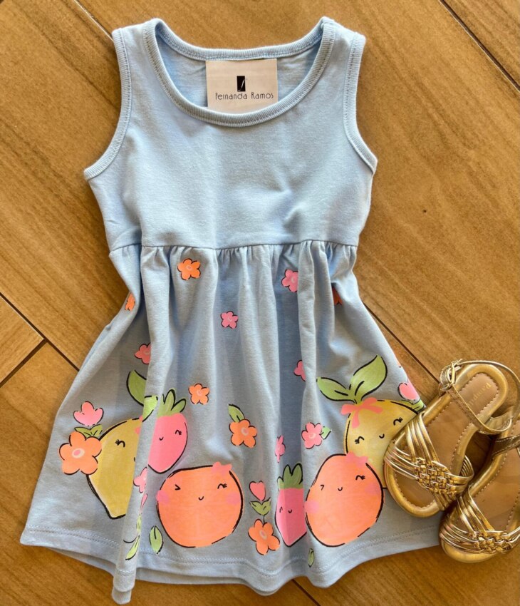 Vestido Infantil Feminino Curto Meia Malha Estampa Morangos Azul Fernanda Ramos Kids
