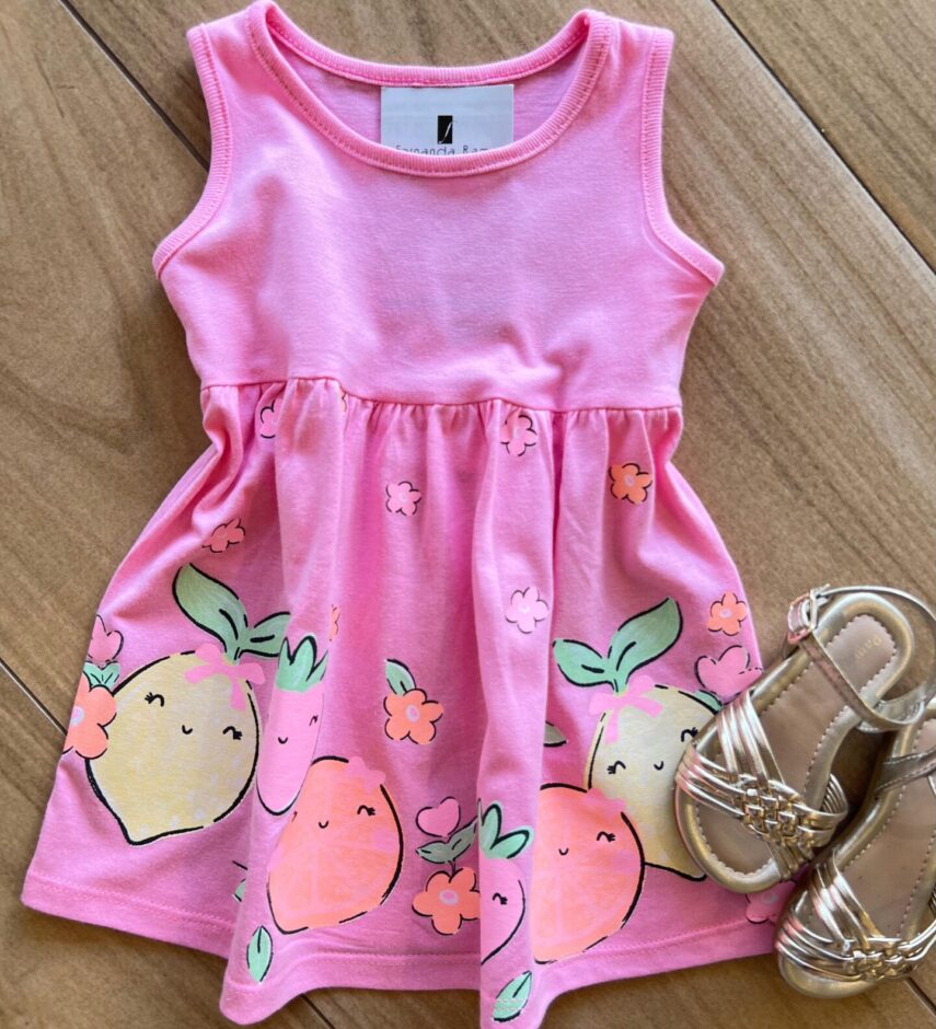 Vestido Infantil Feminino Curto Meia Malha Estampa Morangos Rosa Fernanda Ramos Kids