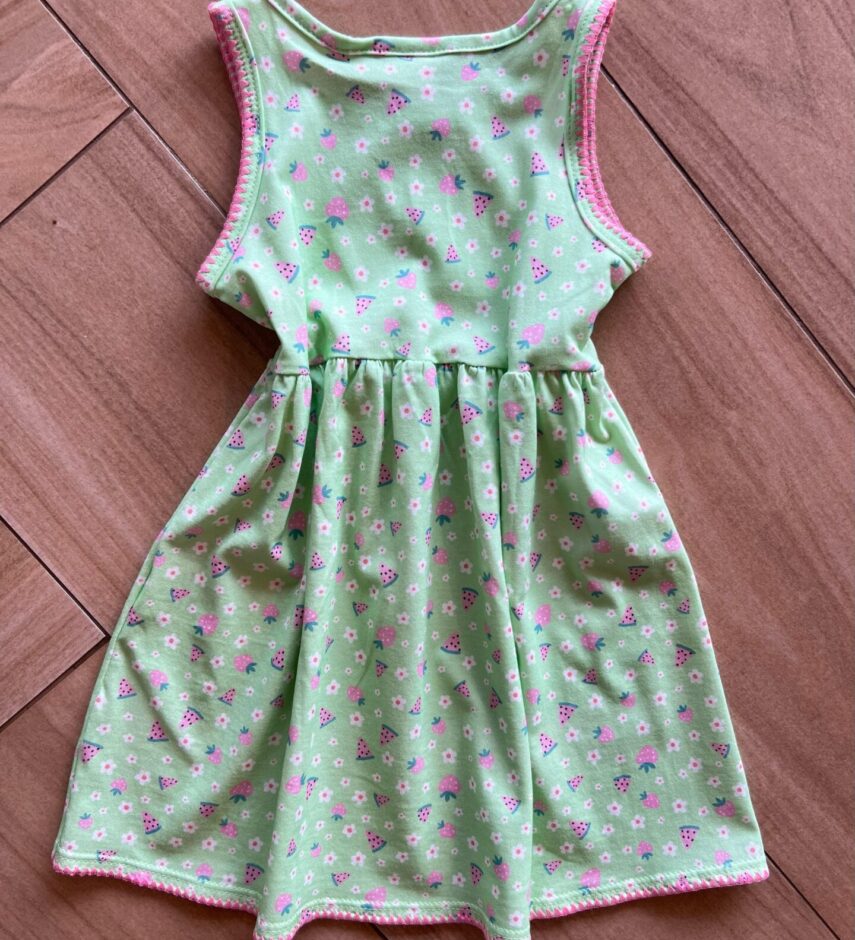 Fernanda Ramos Kids Vestido Infantil Feminino Curto Morangos e Melânicas Verde Fernanda Ramos Kids