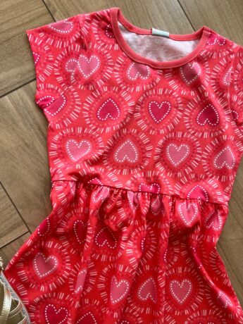 fernandaramoskids com br Vestido Infantil Feminino Curto Rodado Estampa Corações Vermelho1