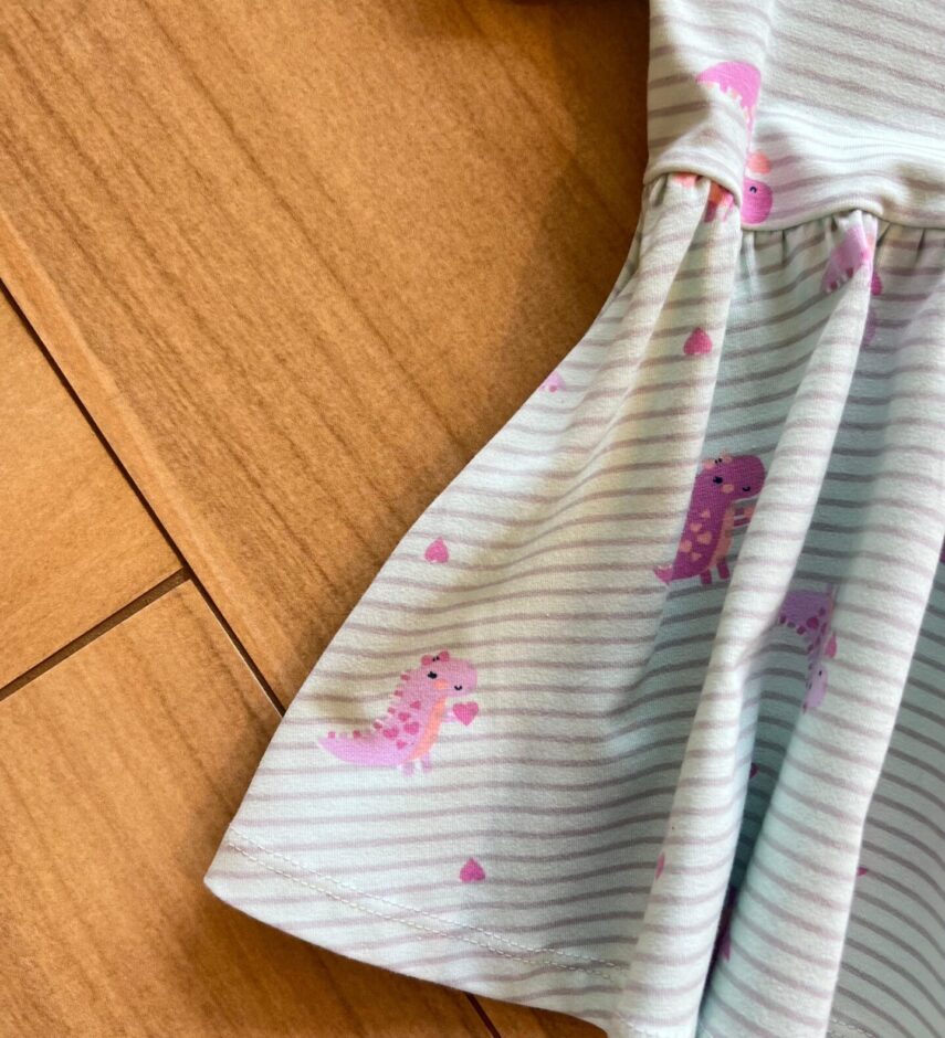 fernandaramoskids com br Vestido Infantil Feminino Curto Rodado Estampa Dinossauro Verde1