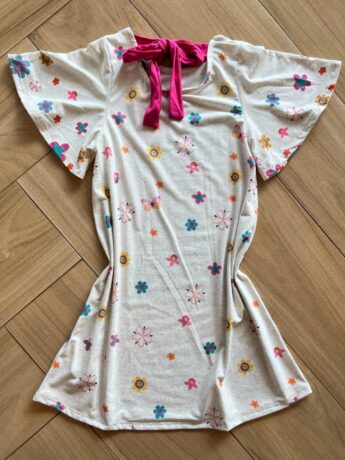 Vestido Infantil Feminino Estampa Menina e os Bichinhos Off White Fernanda Ramos Kids