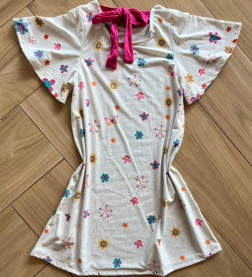 Vestido Infantil Feminino Estampa Menina e os Bichinhos Off White Fernanda Ramos Kids