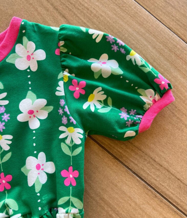 fernandaramoskids com br Vestido Infantil Feminino Manga Curta Estampa Jardim Verde1