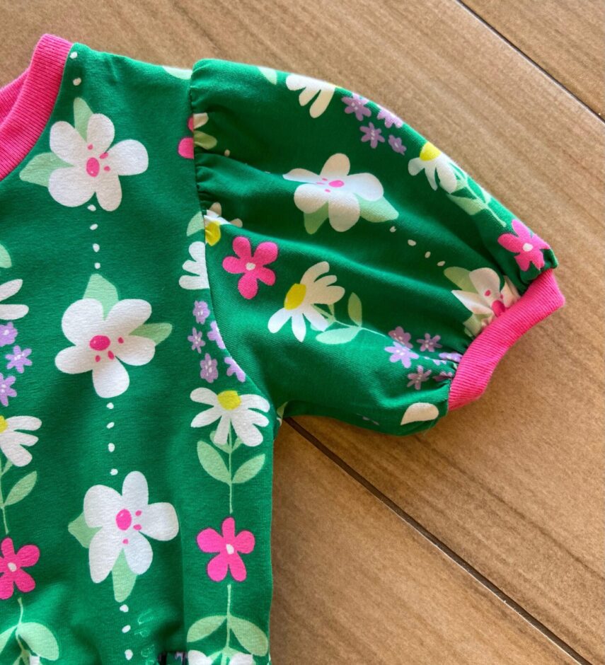 fernandaramoskids com br Vestido Infantil Feminino Manga Curta Estampa Jardim Verde1