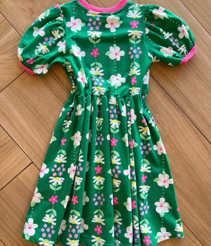 fernandaramoskids com br Vestido Infantil Feminino Manga Curta Estampa Jardim Verde2