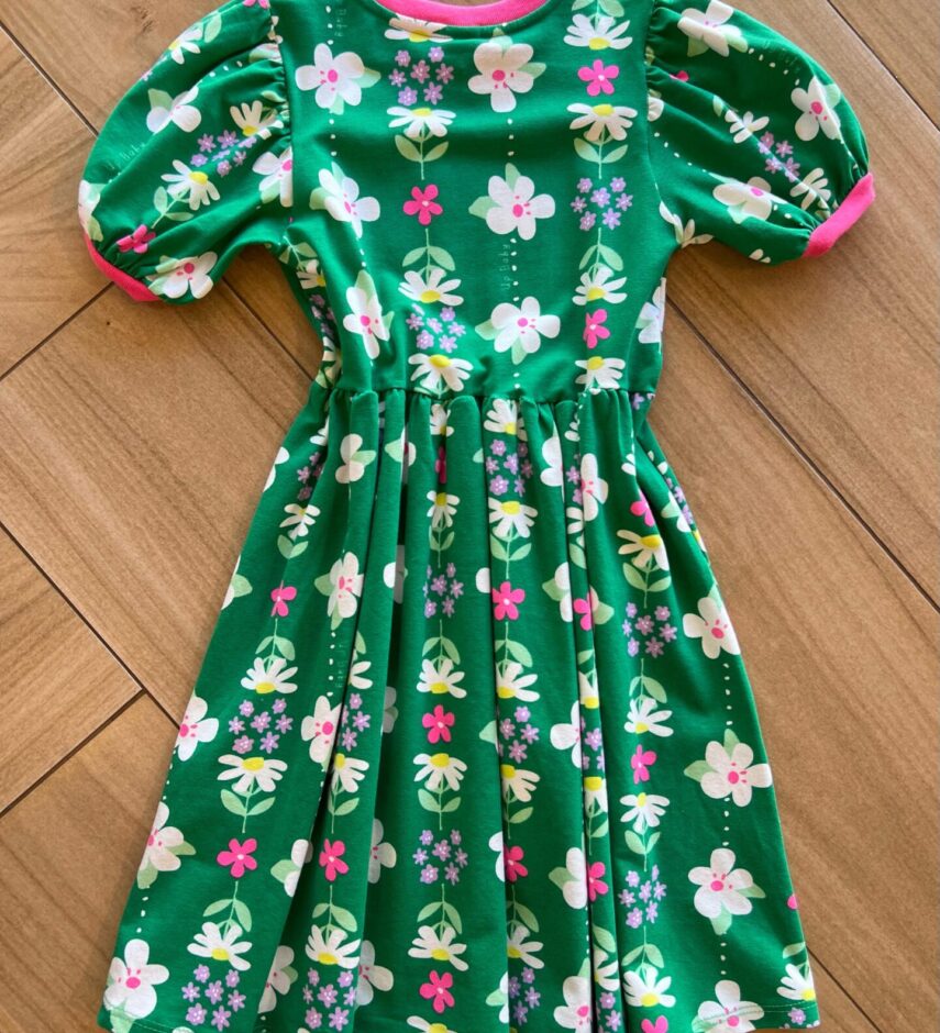 fernandaramoskids com br Vestido Infantil Feminino Manga Curta Estampa Jardim Verde2