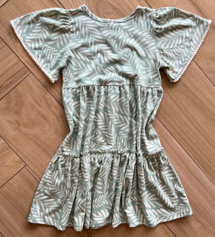 fernandaramoskids com br Vestido Infantil Feminino Manga Curta Estampado com Detalhe Verde2