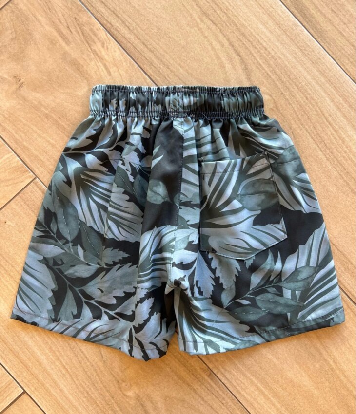 fernandaramoskids com br Bermuda Infantil Masculina Tactel Estampa Floral Verde2
