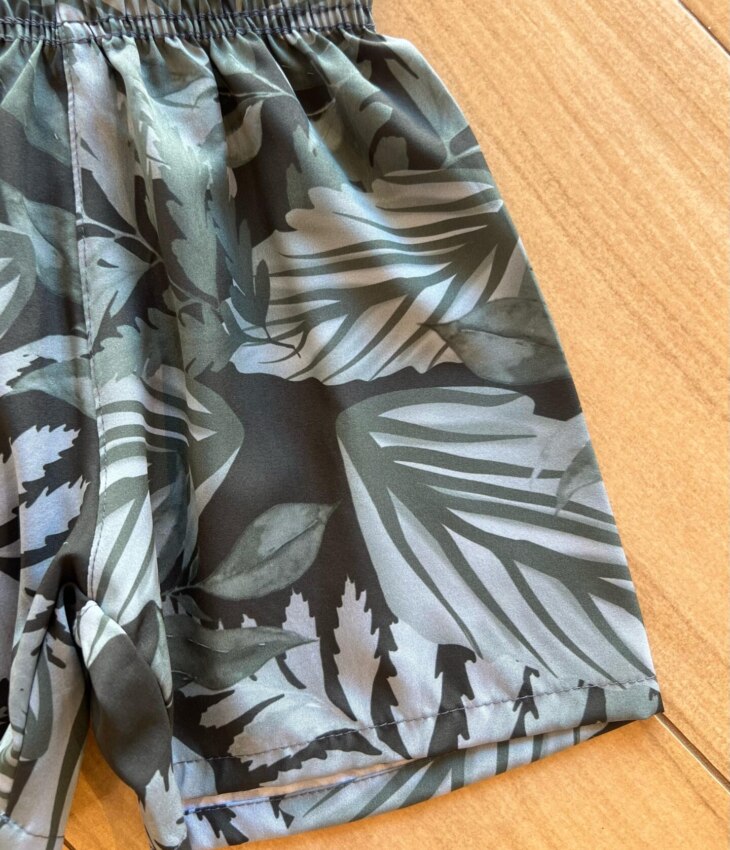 fernandaramoskids com br Bermuda Infantil Masculina Tactel Estampa Floral Verde1