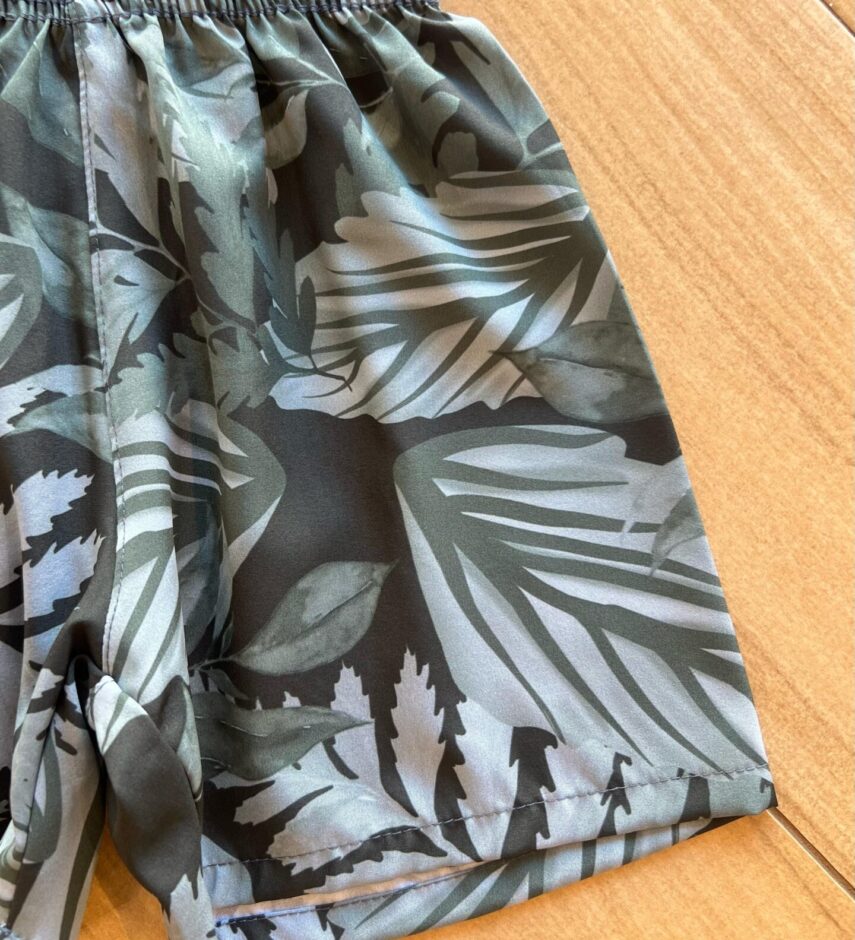 fernandaramoskids com br Bermuda Infantil Masculina Tactel Estampa Floral Verde1