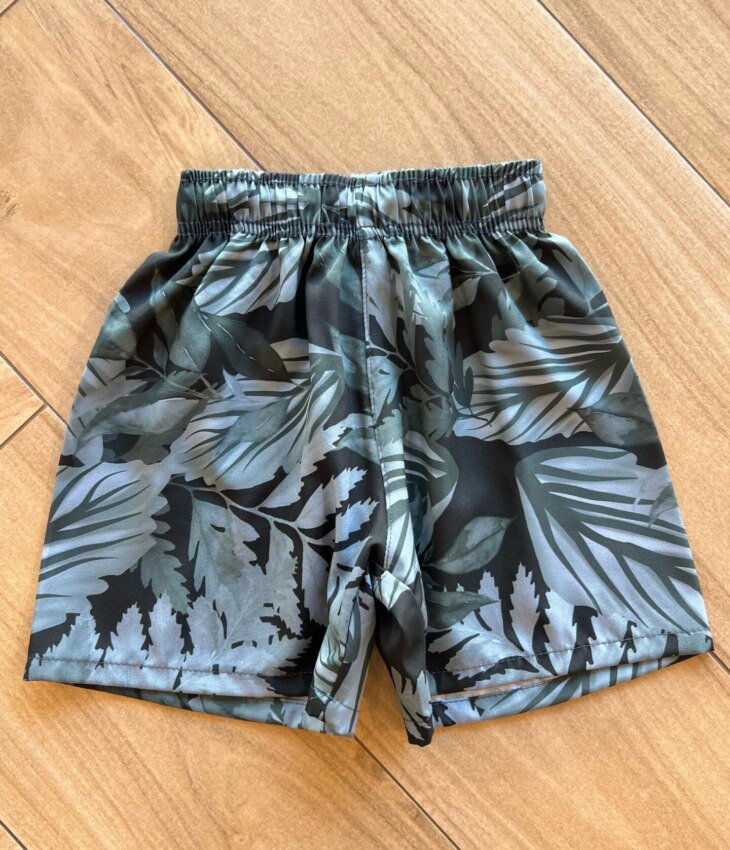Bermuda Infantil Masculina Tactel Estampa Floral Verde Fernanda Ramos Kids