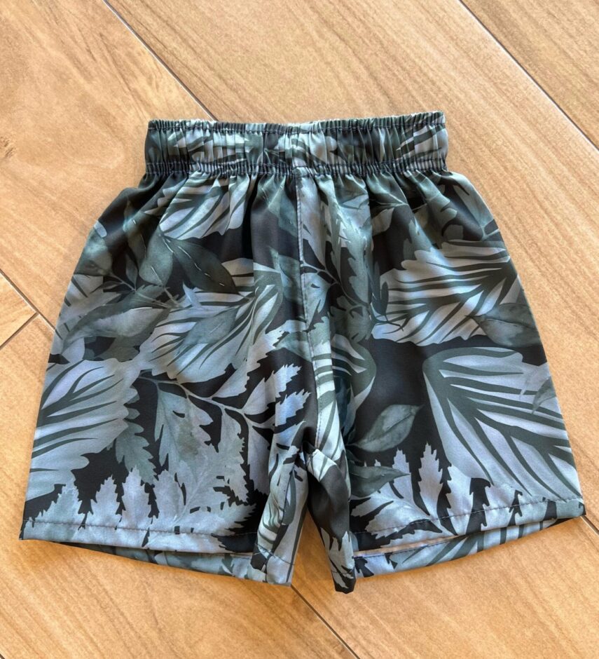 Bermuda Infantil Masculina Tactel Estampa Floral Verde Fernanda Ramos Kids