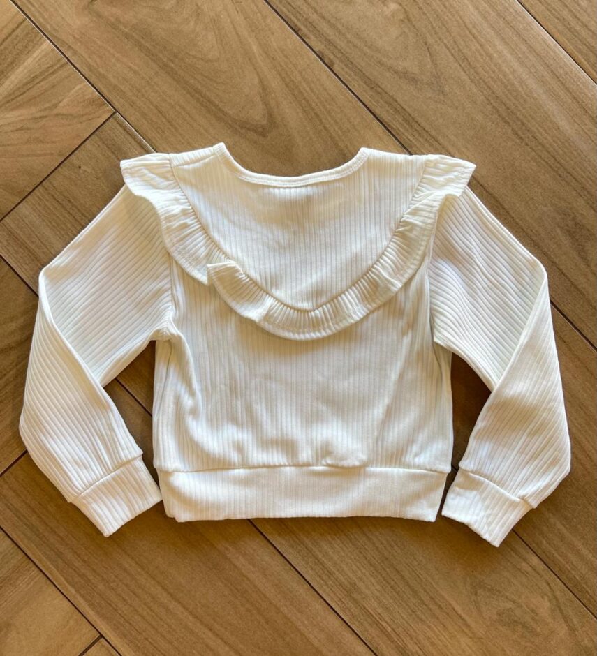 Blusa Manga Longa Infantil Feminina Off White com Babado Canelada Fernanda Ramos Kids